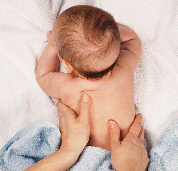 massage-bébé-bourgoin-isère2