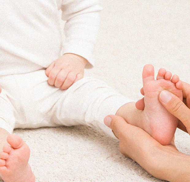 reflexologie-bebe-bourgoin1